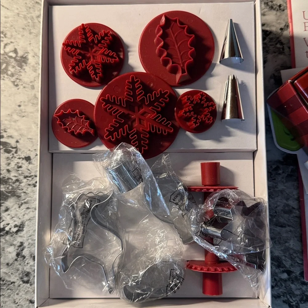 Winter Cake Kit - By Cale Boss